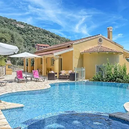 Nisaki Sleeps 8 Pool Air Con Wifi * Nisaki (Corfu)