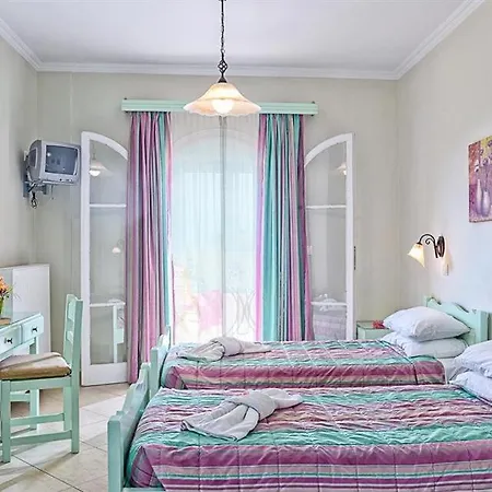 Nisaki Sleeps 8 Pool Air Con Wifi Willa Nisaki (Corfu)